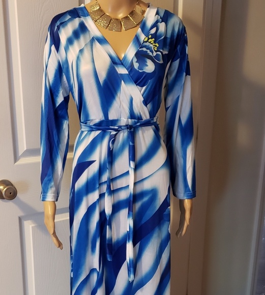 "Haoohu" stunning V-neck Maxi Dress - Picture 1 of 2